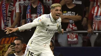 El Real Madrid manda en España con triunfo (2-1) sobre el Atlético de Madrid El Real Madrid manda en España con triunfo (2-1) sobre el Atlético de Madrid