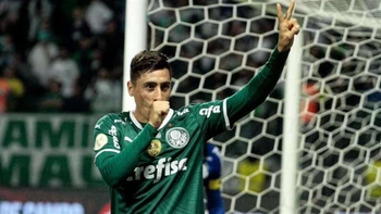 Palmeiras venció (1-0) al Santos y se acerca más al título del Brasileirao Palmeiras venció (1-0) al Santos y se acerca más al título del Brasileirao
