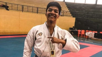 Leandro Subirana, karateka boliviano que vende wafles para disputar el Mundial en Turquía Leandro Subirana, karateka boliviano que vende wafles para disputar el Mundial en Turquía