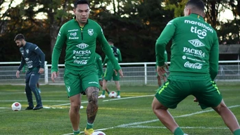 Bolivia ya tuvo su primer entrenamiento en Orleans, pensando en Senegal Bolivia ya tuvo su primer entrenamiento en Orleans, pensando en Senegal
