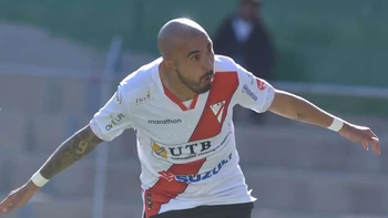 Marcos Riquelme no se mueve de la cima de la tabla de goleadores Marcos Riquelme no se mueve de la cima de la tabla de goleadores