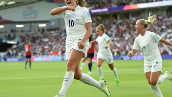 Inglaterra golea 8-0 a Noruega, primera clasificada a cuartos en Eurocopa femenina Inglaterra golea 8-0 a Noruega, primera clasificada a cuartos en Eurocopa femenina