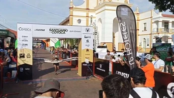 Josué Muriel se adueñó del Medio Maratón al Santuario de Cotoca Josué Muriel se adueñó del Medio Maratón al Santuario de Cotoca