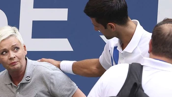 El pedido de Djokovic por la jueza de línea que recibió el pelotazo El pedido de Djokovic por la jueza de línea que recibió el pelotazo