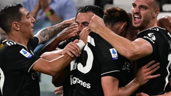 Juventus vence, pero no convence; Nápoles y Lazio dejan escapar a la Roma Juventus vence, pero no convence; Nápoles y Lazio dejan escapar a la Roma