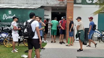 Oriente Petrolero licenció a su plantel de jugadores hasta diciembre Oriente Petrolero licenció a su plantel de jugadores hasta diciembre