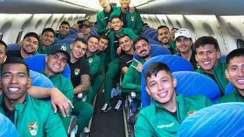 La selección boliviana aterrizó en Perú La selección boliviana aterrizó en Perú