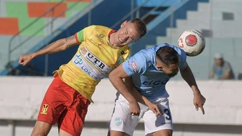 Aurora y Palmaflor se frenaron tras empatar sin goles Aurora y Palmaflor se frenaron tras empatar sin goles