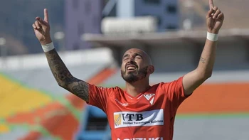 Marcos Riquelme estira su diferencia como goleador del torneo Clausura Marcos Riquelme estira su diferencia como goleador del torneo Clausura