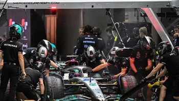 Russell y Hamilton dominan en los entrenamientos del Gran Premio de Japón Russell y Hamilton dominan en los entrenamientos del Gran Premio de Japón