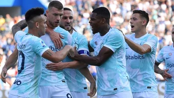 El Inter de Milán gana en Sassuolo gracias a un doblete de Dzeko El Inter de Milán gana en Sassuolo gracias a un doblete de Dzeko