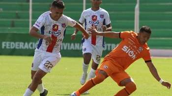 Royal Pari remontó en casa: venció 3-1 a Universitario de Sucre Royal Pari remontó en casa: venció 3-1 a Universitario de Sucre