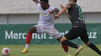 Universitario de Vinto empató 1-1 con Real Tomayapo y se mantiene en el descenso directo Universitario de Vinto empató 1-1 con Real Tomayapo y se mantiene en el descenso directo