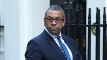 Ministro británico pide a los hinchas LGBT que respeten la ley catarí Ministro británico pide a los hinchas LGBT que respeten la ley catarí