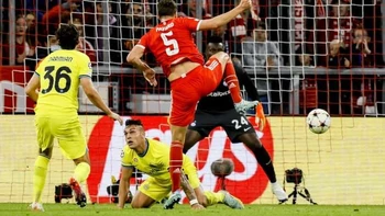 El Bayern venció 2-0 al Inter y clasificó a octavos de final invicto El Bayern venció 2-0 al Inter y clasificó a octavos de final invicto