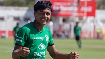 La sub17 de Bolivia venció a Huracán (Sub 16) en un amistoso en Argentina La sub17 de Bolivia venció a Huracán (Sub 16) en un amistoso en Argentina