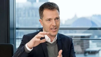 El fútbol europeo exhibe su frente común ante el promotor de la Superliga El fútbol europeo exhibe su frente común ante el promotor de la Superliga