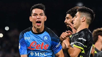 "Chucky" Lozano mantiene al Nápoles en lo alto de la clasificación de la Serie A "Chucky" Lozano mantiene al Nápoles en lo alto de la clasificación de la Serie A