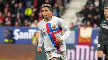 Raphinha rescató al Barcelona ante el Osasuna y afianzó el liderato liguero Raphinha rescató al Barcelona ante el Osasuna y afianzó el liderato liguero
