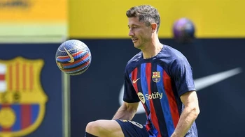 El Barcelona presentó a Lewandowski en el Camp Nou (video) El Barcelona presentó a Lewandowski en el Camp Nou (video)