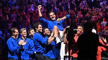 Adiós Su Majestad; Roger Federer se retiró del tenis tras jugar en dobles con Rafael Nadal Adiós Su Majestad; Roger Federer se retiró del tenis tras jugar en dobles con Rafael Nadal