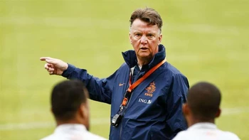 Países Bajos pretende llevar cuatro arqueros al Mundial y prepararlos con un entrenador de vóley para los penales Países Bajos pretende llevar cuatro arqueros al Mundial y prepararlos con un entrenador de vóley para los penales