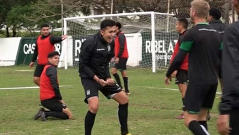 Franz Gonzales sobre el clásico: “Es un partido con un plus extra por la pasión de la gente” Franz Gonzales sobre el clásico: “Es un partido con un plus extra por la pasión de la gente”