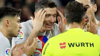 Lewandowski no podrá jugar contra el Atlético tras ser ratificada su sanción Lewandowski no podrá jugar contra el Atlético tras ser ratificada su sanción