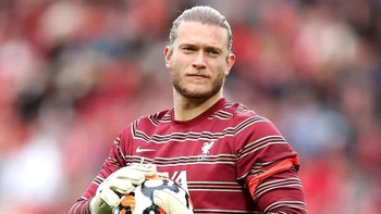 Newcastle contrató al exarquero del Liverpool Loris Karius Newcastle contrató al exarquero del Liverpool Loris Karius