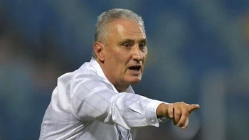 Tite aboga por un DT brasileño para sucederlo en la Verdeamarilla Tite aboga por un DT brasileño para sucederlo en la Verdeamarilla