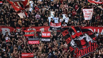 Aficionado del Dimano Zagreb recibe una puñalada antes del duelo contra el Milan Aficionado del Dimano Zagreb recibe una puñalada antes del duelo contra el Milan