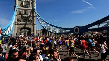 Se abre una categoría para los no binarios en el maratón de Londres de 2023 Se abre una categoría para los no binarios en el maratón de Londres de 2023