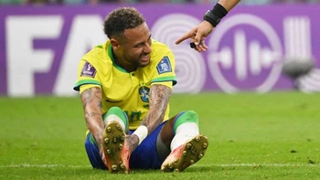 Jugadores brasileños envían "energía positiva" a Neymar Jugadores brasileños envían "energía positiva" a Neymar