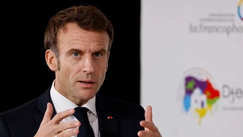 Macron insta a Qatar a "proseguir" las reformas iniciadas con el Mundial Macron insta a Qatar a "proseguir" las reformas iniciadas con el Mundial