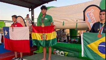 Esteban Núñez del Prado logró nueve medallas en dos competencias internacionales de natación Esteban Núñez del Prado logró nueve medallas en dos competencias internacionales de natación