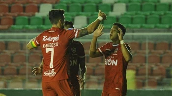 Remontada de Royal Pari para imponerse (3-2) a Guabirá Remontada de Royal Pari para imponerse (3-2) a Guabirá