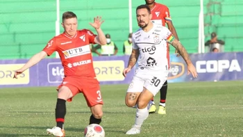 Real Santa Cruz venció (1-0) a Always Ready y evitó que asuma la punta Real Santa Cruz venció (1-0) a Always Ready y evitó que asuma la punta