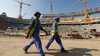 FIFA negocia una indemnización para migrantes accidentados en obras del Mundial 2022 FIFA negocia una indemnización para migrantes accidentados en obras del Mundial 2022