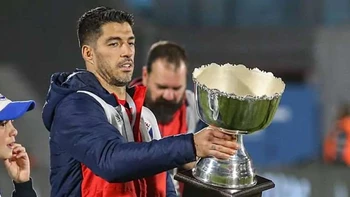 Nacional de Luis Suárez se coronó campeón del torneo Clausura de Uruguay Nacional de Luis Suárez se coronó campeón del torneo Clausura de Uruguay