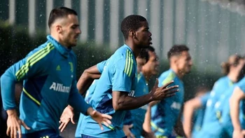 Pogba retomó los entrenamientos colectivos "de manera parcial" con la Juventus Pogba retomó los entrenamientos colectivos "de manera parcial" con la Juventus