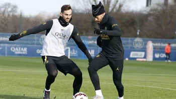 Neymar regresa a los entrenamientos antes del clásico copero contra el Marsella Neymar regresa a los entrenamientos antes del clásico copero contra el Marsella