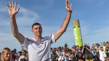 Multitud aclama al arquero argentino campeón mundial en su natal Mar del Plata Multitud aclama al arquero argentino campeón mundial en su natal Mar del Plata
