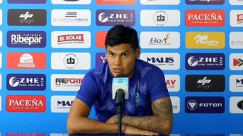 Jorge Lovera, jugador de Blooming: "Que el hincha esté tranquilo porque estamos trabajando al máximo" Jorge Lovera, jugador de Blooming: "Que el hincha esté tranquilo porque estamos trabajando al máximo"