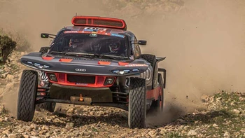 Carlos Sainz pierde la punta en una tercera etapa acortada del Dakar Carlos Sainz pierde la punta en una tercera etapa acortada del Dakar