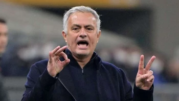 Mourinho suena como candidato para seleccionador de Portugal Mourinho suena como candidato para seleccionador de Portugal