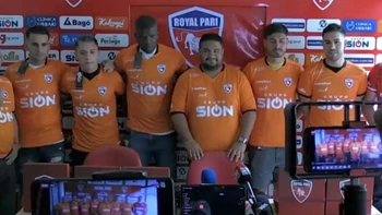 Royal Pari presentó cinco refuerzos antes de comenzar su pretemporada Royal Pari presentó cinco refuerzos antes de comenzar su pretemporada