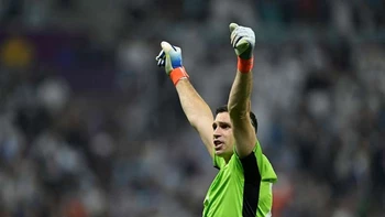 "Dibu" Martínez, arquero de Argentina: "Que venga cualquiera (rival para la final del Mundial)" "Dibu" Martínez, arquero de Argentina: "Que venga cualquiera (rival para la final del Mundial)"