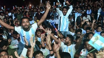 La magia de Messi seduce a un barrio antes marginal de Pakistán La magia de Messi seduce a un barrio antes marginal de Pakistán