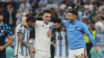 Messi y Argentina esperan imitar a la España de 2010, campeona pese a una derrota inicial Messi y Argentina esperan imitar a la España de 2010, campeona pese a una derrota inicial